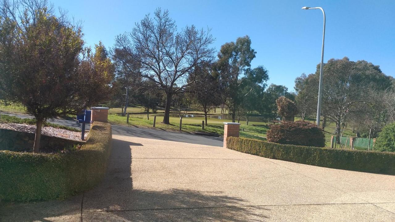 Sweet Home By The Golf Course Canberra Buitenkant foto