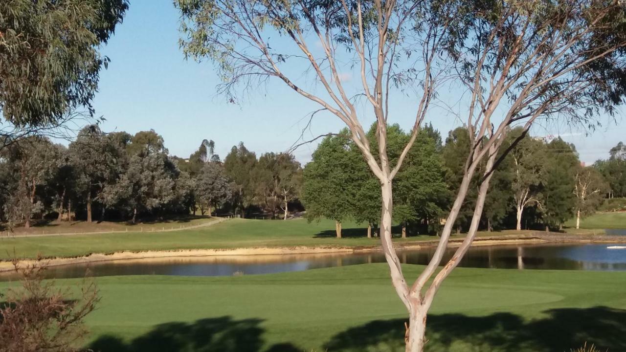 Sweet Home By The Golf Course Canberra Buitenkant foto